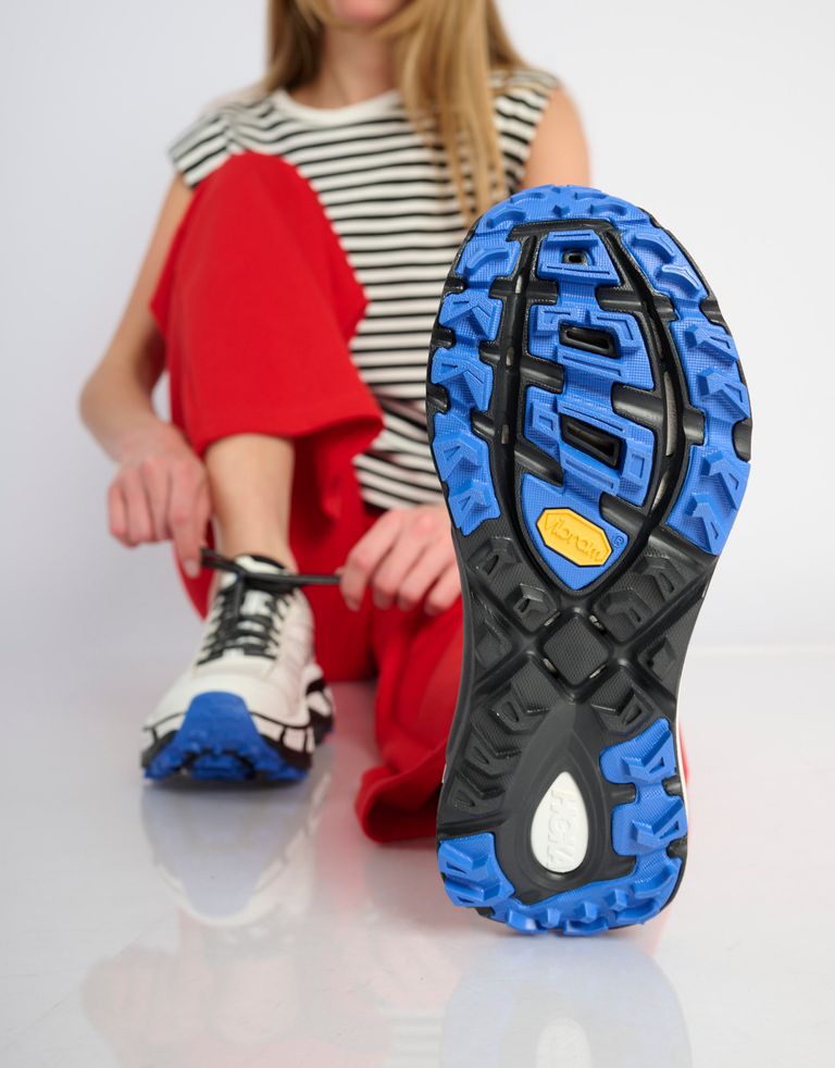 נעלי נשים - Hoka - סניקרס MAFATE SPEED 2 - לבן   שחור1