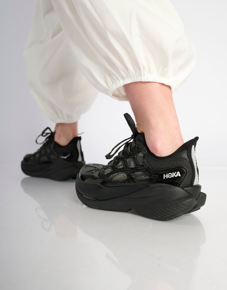 נעלי נשים - Hoka - סניקרס MACH X CAGED - שחור4