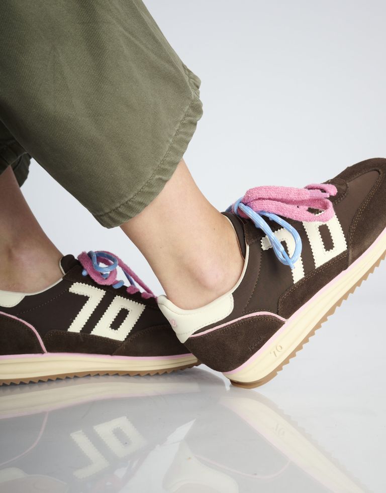 נעלי נשים - BACK 70 - סניקרס ניילון וזמש JOGGER - חום כהה1